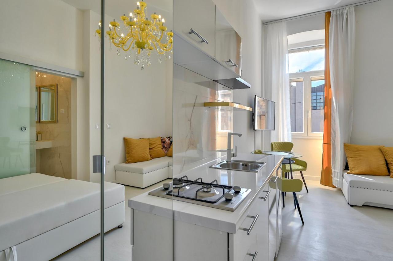 Collins Amethyst Center Apartment Pula Exterior photo
